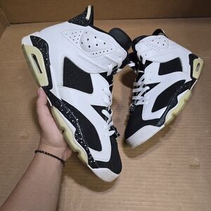 Jordan Athletic Shoes Black and White